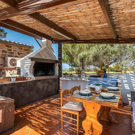Villa Claudia - *