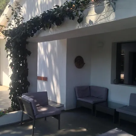 Villa Claudia Verandagiardino A Torre D Stelle Вилла