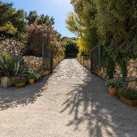 Claudia Relax Garden - *
